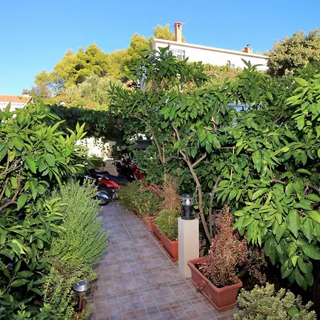 Apartments By The Sea Lumbarda, Korcula - 9480 Apartment *